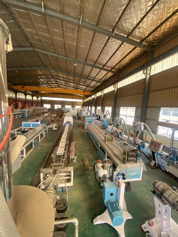Yongte Plastic Machinery zaprezentowało wiele nowych linii produkcyjnych, pokazując swoją siłę zawodową