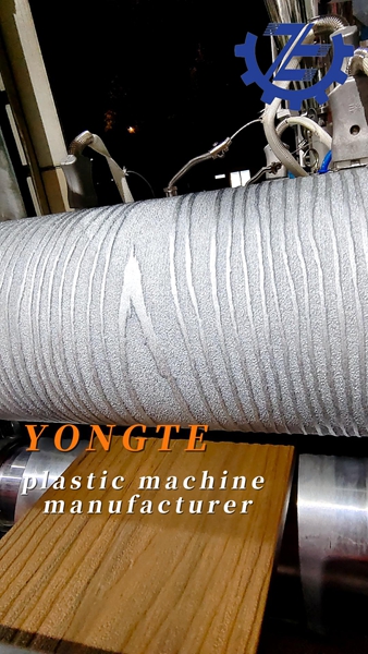 Yongte Plastic Machinery upoważnia branżę podłogową w drewna i głęboko uprawia europejski i amerykański rynek ochrony środowiska.