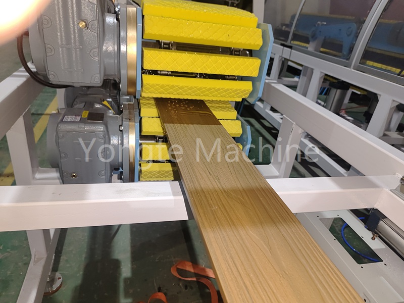 Yongte Plastic Machinery wykorzystuje wysoki poziom zagranicznego rynku drewna-plastycznego z technologią niskoemisyjną
