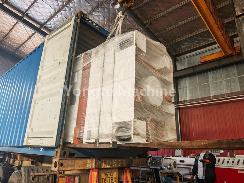 Wysyłka sprzętu do recyklingu tworzyw sztucznych Yongte do klienta w Afryce