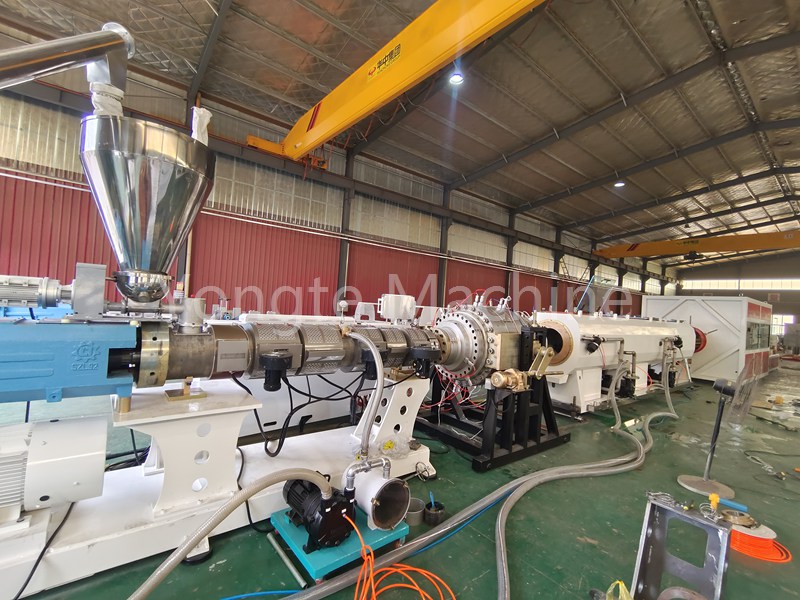 Maszyna do wytłaczania rur PVC Yongte 280-560 mm ukończona