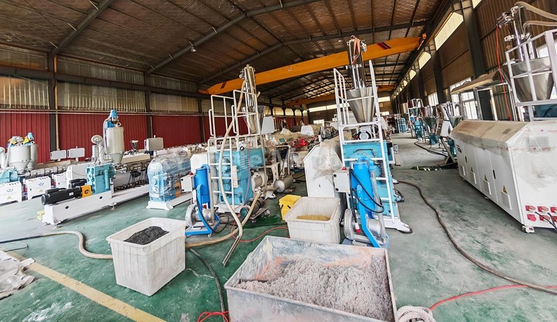 Automatyczna linia do produkcji drzwi WPC