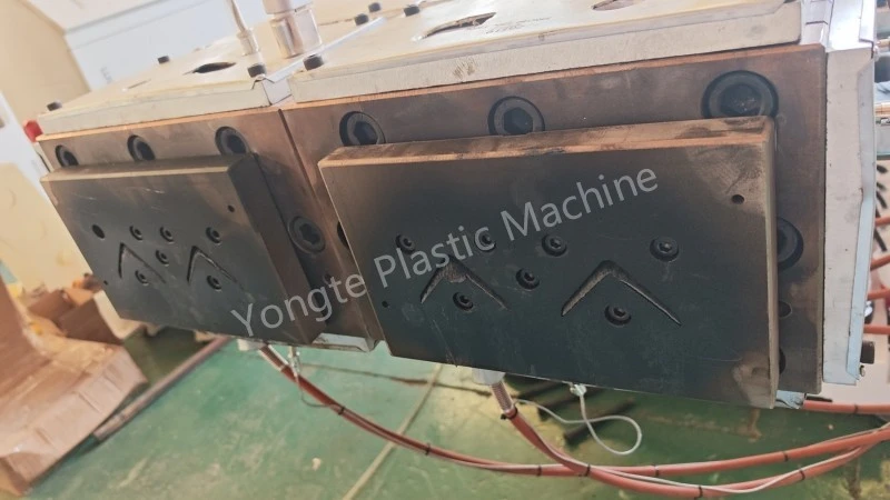 4 Cavity Plastic Profile Extrusion Line