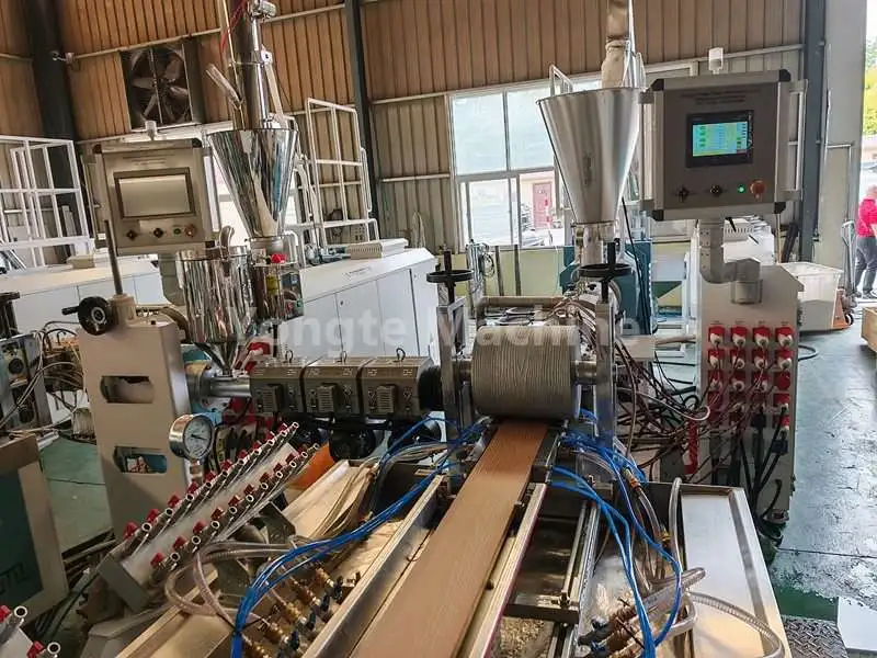 Maszyna do produkcji tarasów WPC